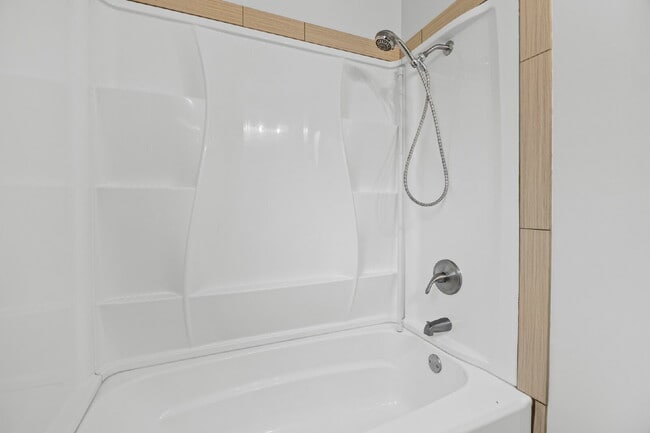 Building Photo - 3 bed 1 bath ranch with large storage/workshop building