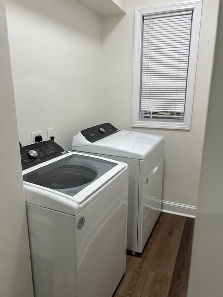 Pantry w/Washer/Dryer - 31 Juliette St