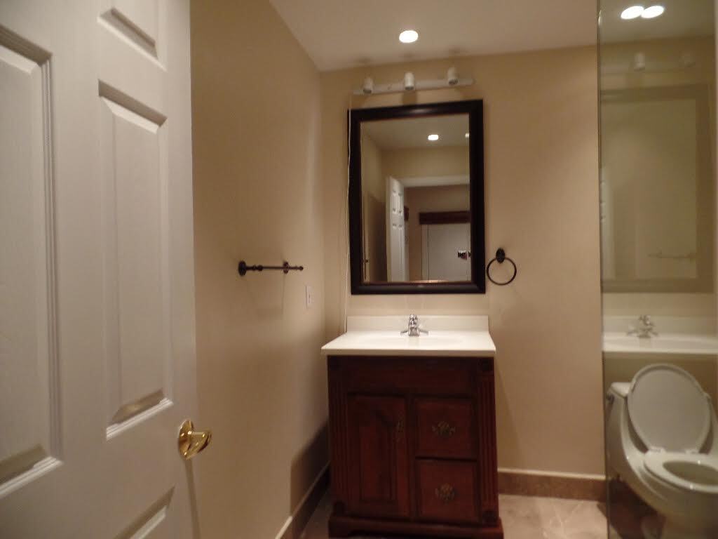 Building Photo - 108 Richmond St