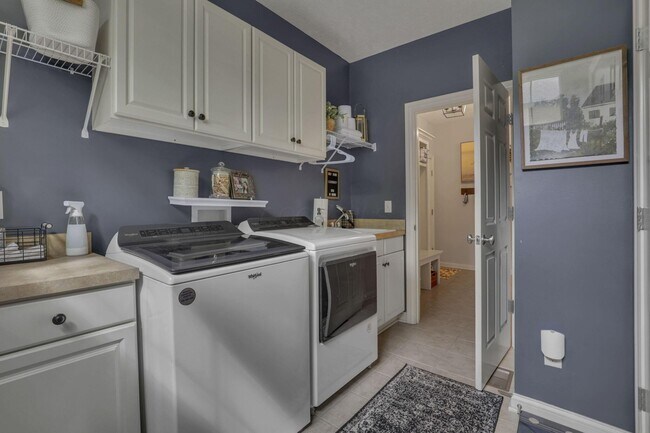 Building Photo - 7097 Pleasant Colony Cir