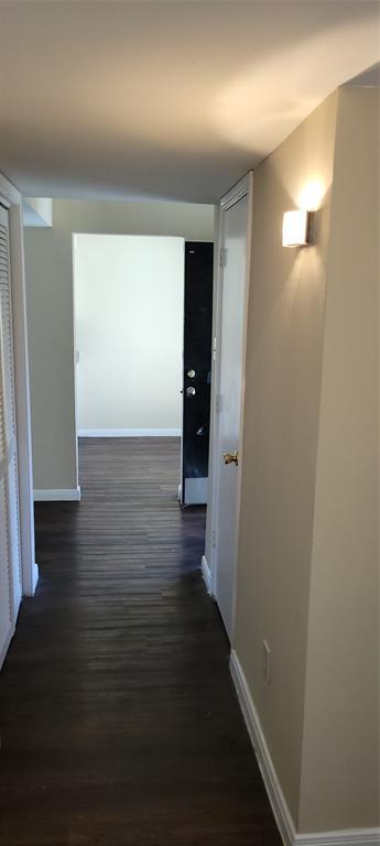 Building Photo - 5625 Antoine Dr