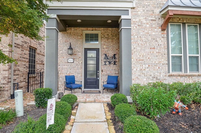 Building Photo - 18214 Lake Eagle Dr