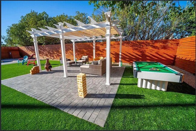 Building Photo - 5046 E Columbine Dr