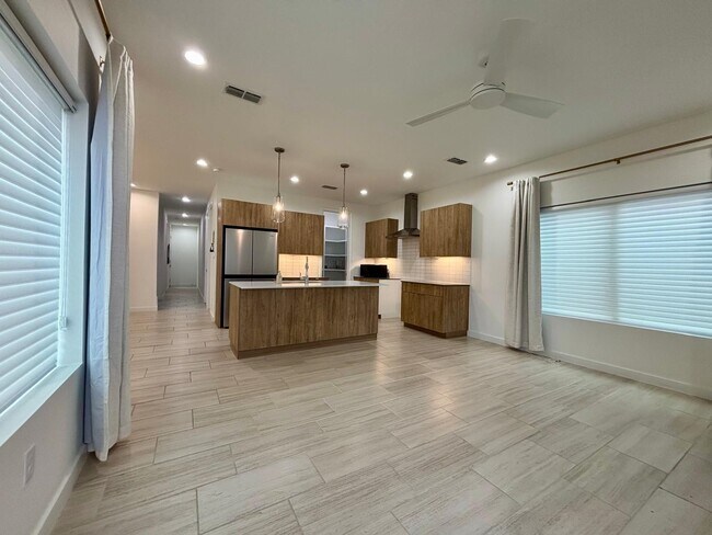 Building Photo - 510 Deer Path Lp