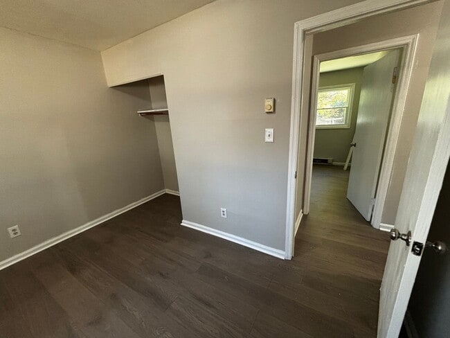 Building Photo - 3 BED 1 BATH IN FAYETTEVILLE NC