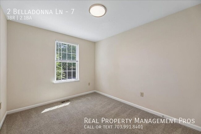 Building Photo - 2 Belladonna Ln
