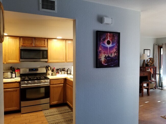 Building Photo - 2 Bed, 2.5 Bath Townhouse near NAU/CCC!! S...