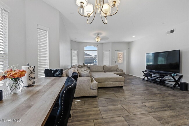 Building Photo - 14841 Tierra Coruna Ave