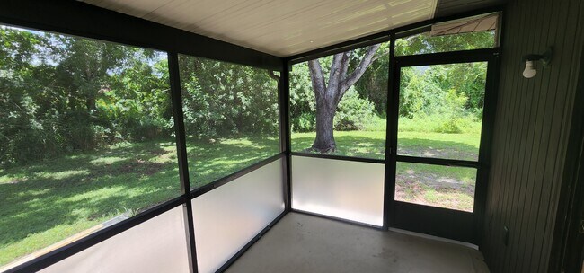 Building Photo - 7206 Cypress Dr