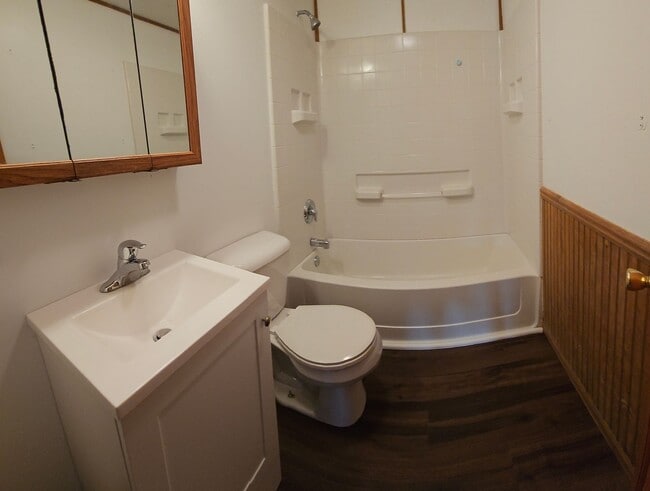 Building Photo - Welcome to this charming 2-bedroom home in Mansfield, OH.