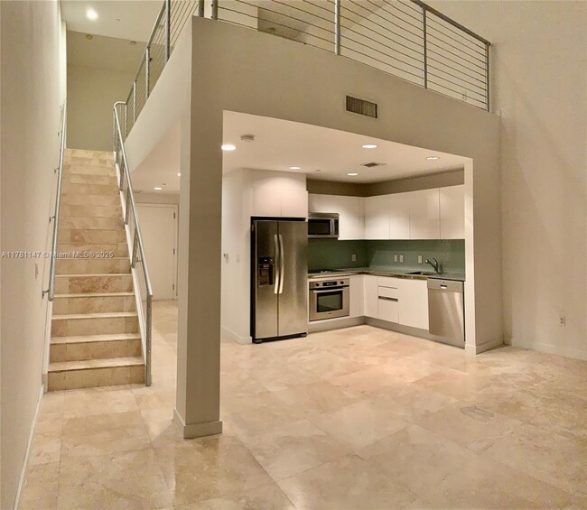 Building Photo - 1050 Brickell Ave