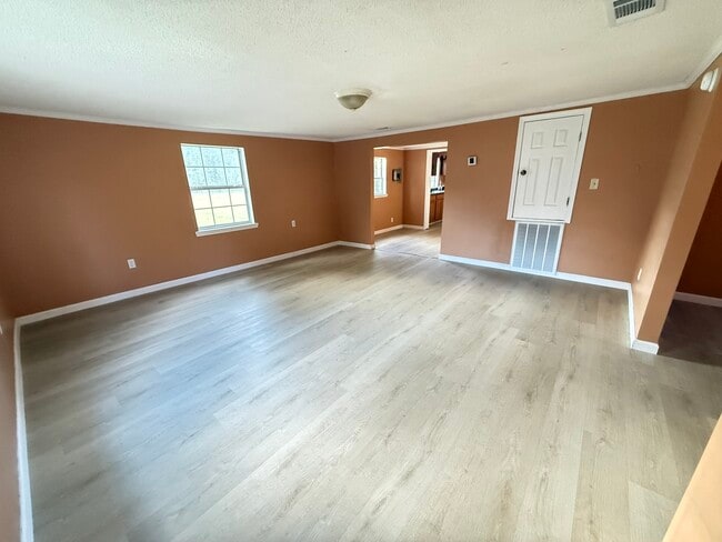 Building Photo - 4831 Saphire Ave