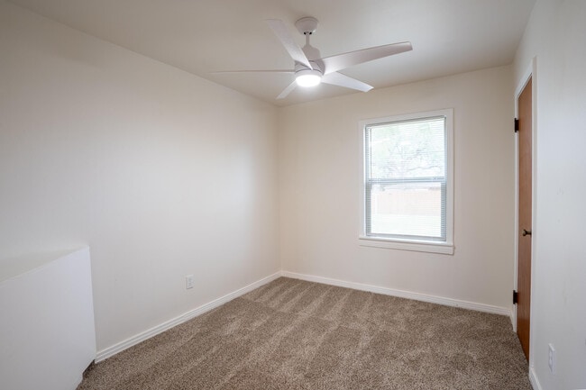 Building Photo - 3808 33rd St