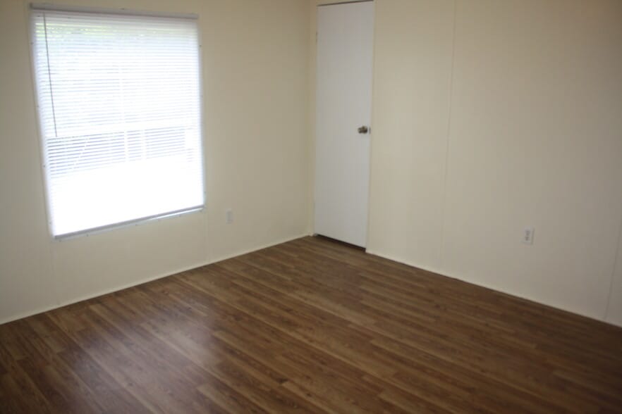 bedroom [03] - 3305 Peaceway Dr