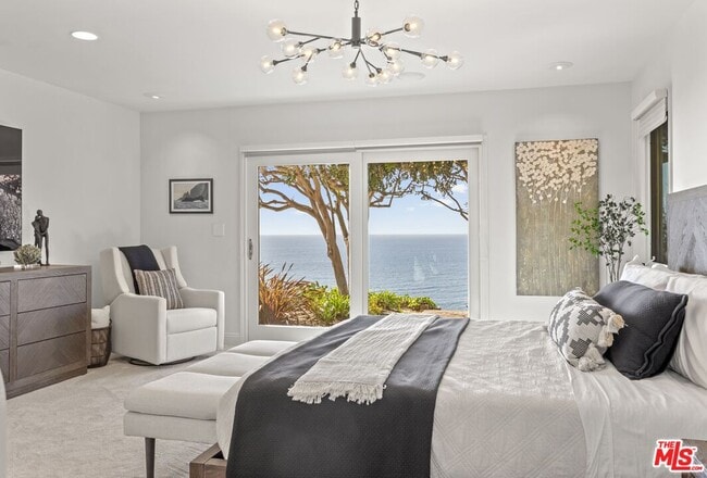 Building Photo - 1115 Palos Verdes Dr W