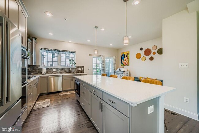 Building Photo - 7588 Warburg Way