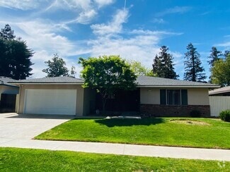 Building Photo - $2,395 Herndon & First, Spacious 4 Bedroom...