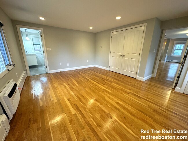 Building Photo - 46 Cerdan Ave