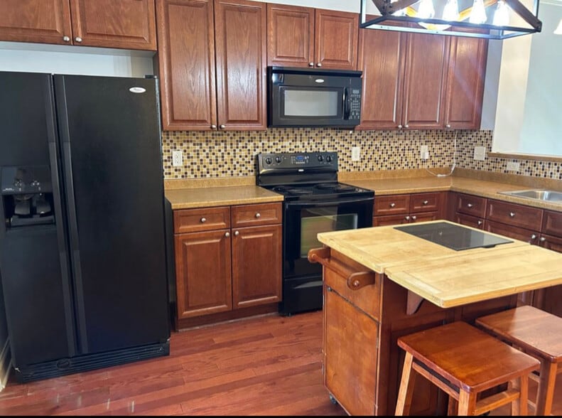 Building Photo - 735 Tulip Grove Rd