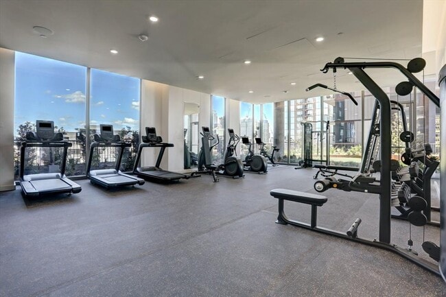 Building Photo - 44 East Ave