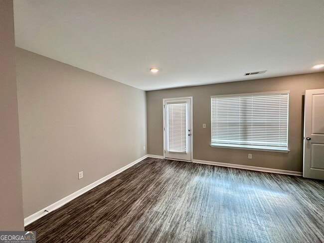 Building Photo - 306 Ashigan St