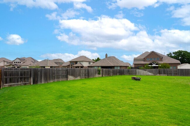 Building Photo - 501 Sixpence Ln