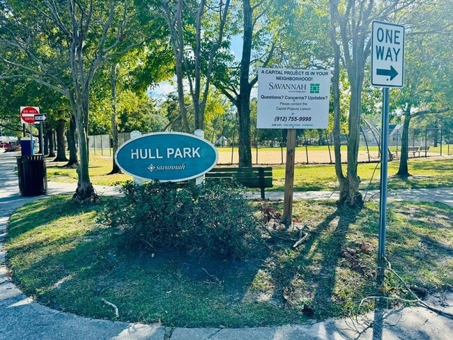 Building Photo - Available this Summer!! Beautiful 3 bed, 2 bath home located in Ardsley Park in Savannah, Ga!!