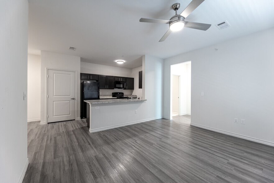 Building Photo - 2900 La Junta St