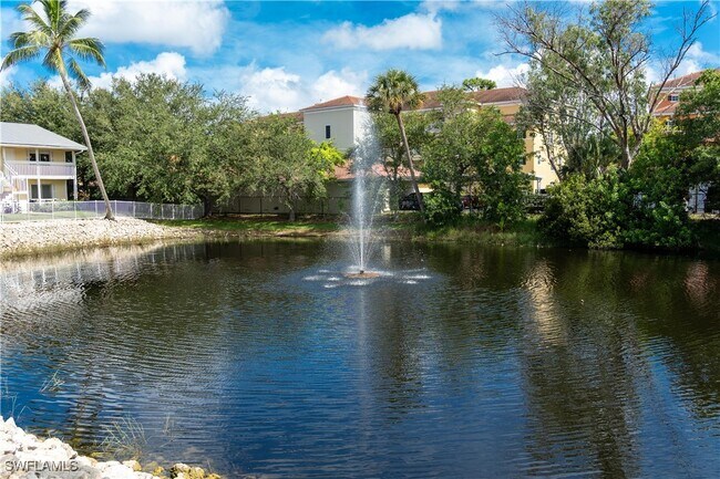 Building Photo - 4627 Bayshore Dr