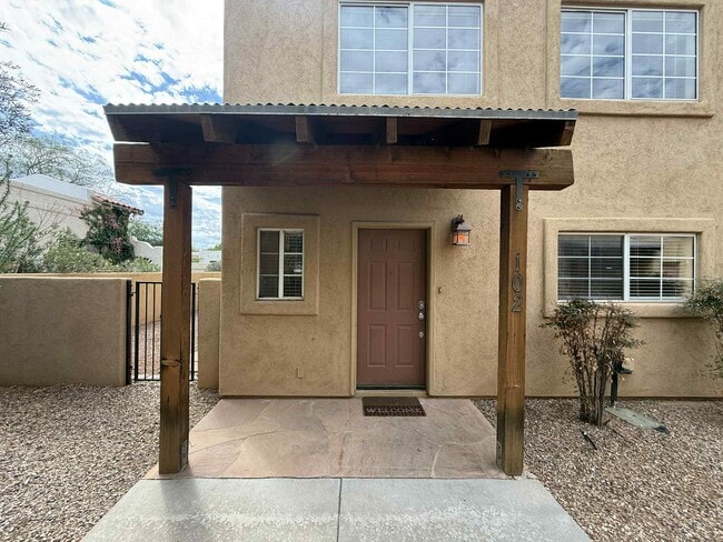 Building Photo - 500 N Forgeus Ave