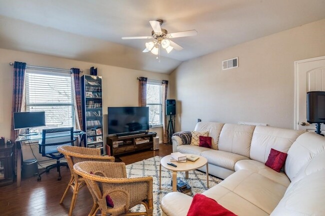 Building Photo - 1407 Country Creek Trail