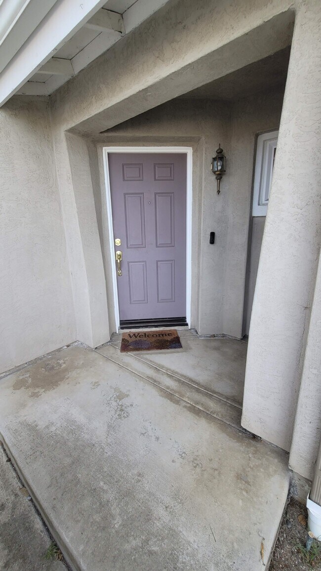 Building Photo - 2422 Pointe Pkwy