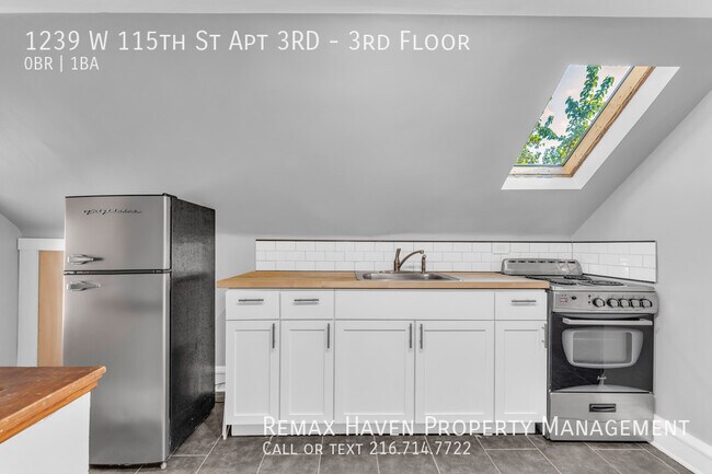 Building Photo - 1239 W 115th St