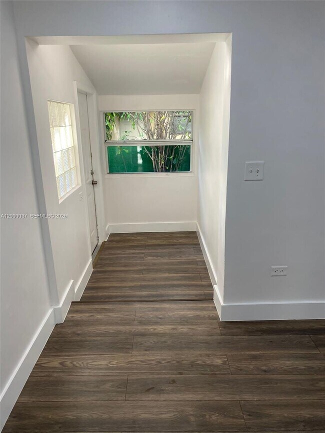 Building Photo - 824 84th St