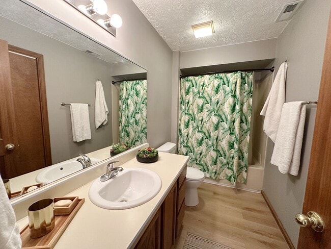 Building Photo - AVAILABLE NOW! Updated 3 Bed/2.5 Bath, 2 Car Garage - Close to Purdue & West Laf. Schools