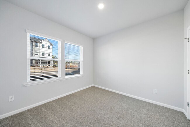 Building Photo - Convenient New Construction Townhome in Durham - Easy commute to RTP, Brier Creek, Airport