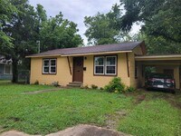 Building Photo - 1723 Park St