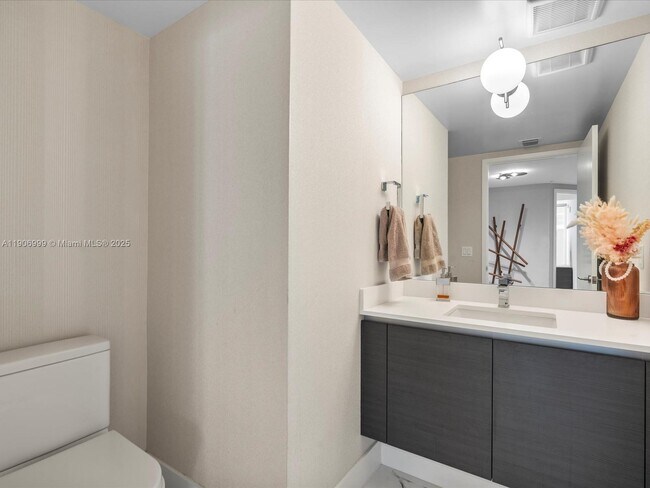 Building Photo - 300 Sunny Isles Blvd