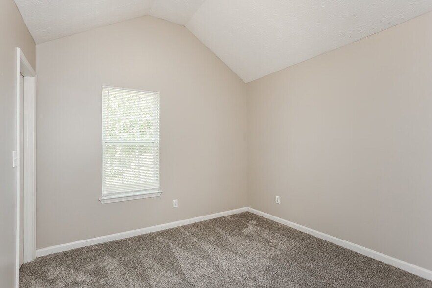 Building Photo - 5516 Wellborn Creek Dr