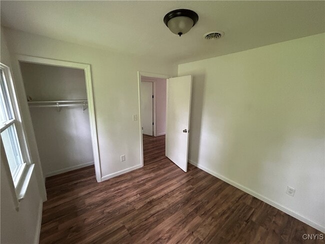 Building Photo - 281 US-11