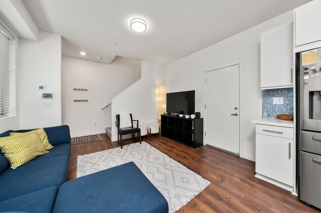 Building Photo - 206 Box Lane-