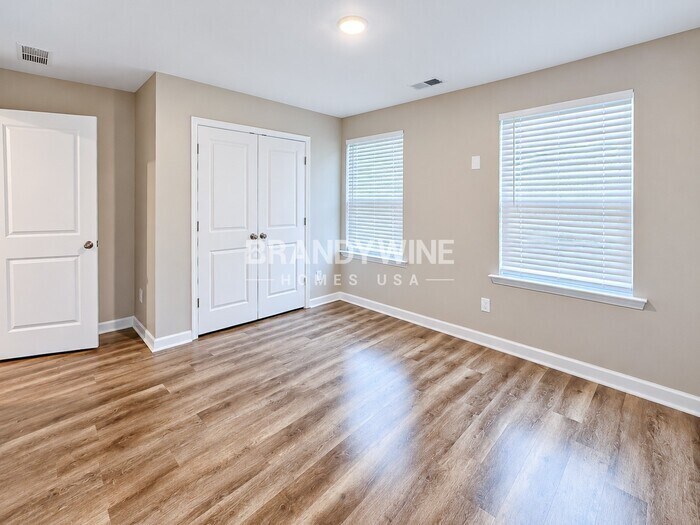 Building Photo - 628 Friesland Dr