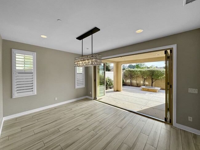 Building Photo - Stunning 4B/3BA House in Carlsbad!