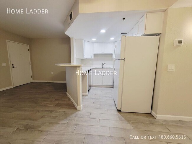 Building Photo - 12221 W Bell Rd