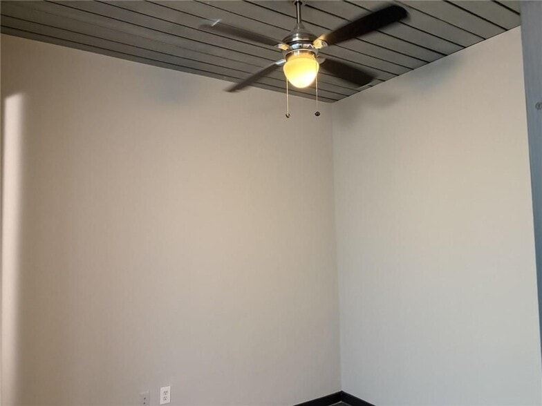 Building Photo - 620 Glen Iris Dr NE