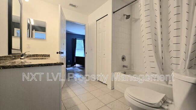 Building Photo - 1231 NW 22nd Ave