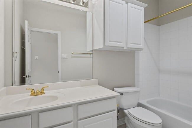Building Photo - 6714 Montclair Dr