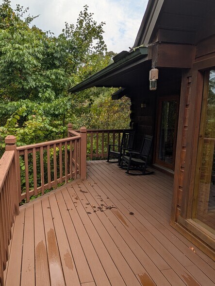 Building Photo - 2420 Sylvan Glen Way