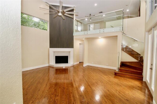 Building Photo - 6502 NW 66th Way