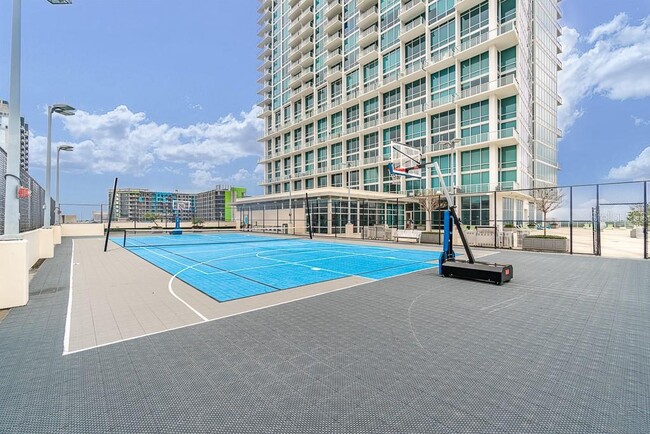 Building Photo - 150 E Robinson St